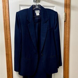 Vintage Ladies Navy Blue Blazer (size 10) and Skirt (size 8)